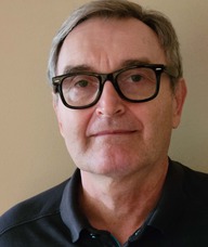 Book an Appointment with Darek Bis for Physiotherapy