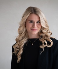 Book an Appointment with Hannah de Boer for Free Phone Consultation