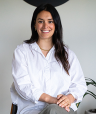 Book an Appointment with Alana Hauszner for Free Counselling Consultation
