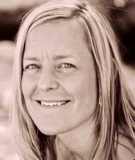 Book an Appointment with Julia Stolk for Relational Somatic Therapy and Coaching