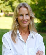 Book an Appointment with Anni Muhlegg, BSW, MACP, RSW at Castlegar